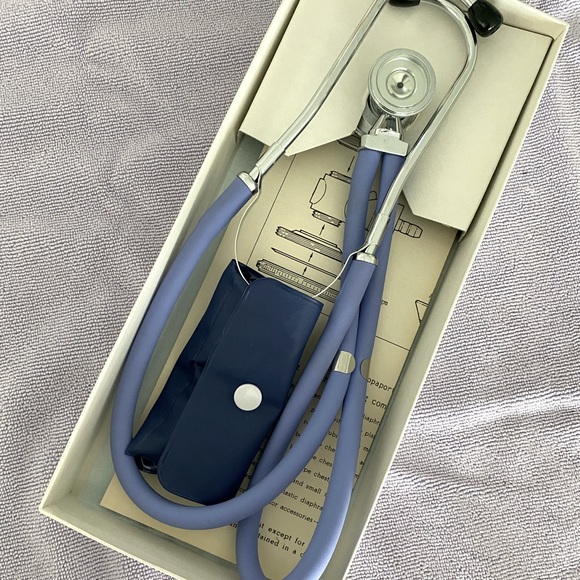 Stethoscope- High Quality with Ear Pieces - Picture 2 of 4